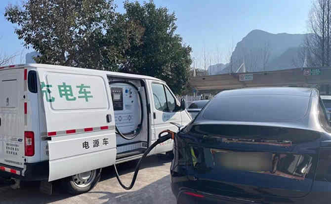 清丰汽车搭电